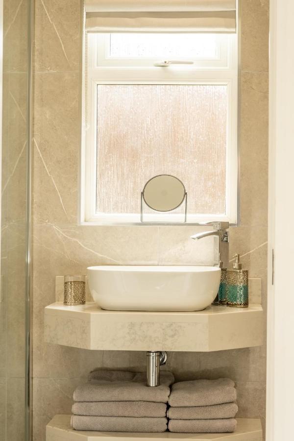 The View Apartment 2, Newry - Luxury Open Plan Apartment With City Views Exterior foto